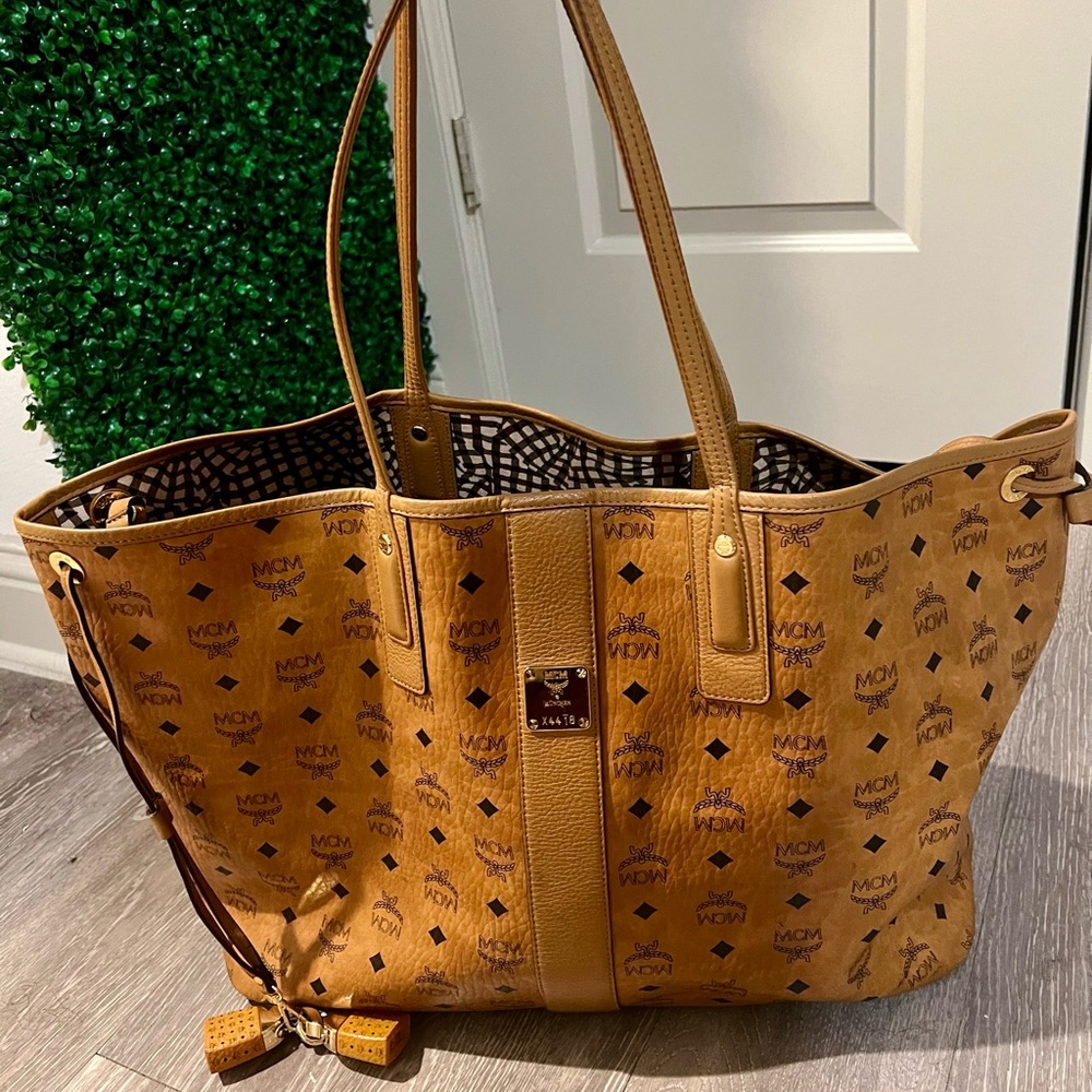 Mcm - Liz Large Reversible Visetos Shopper Tote B… - image 3
